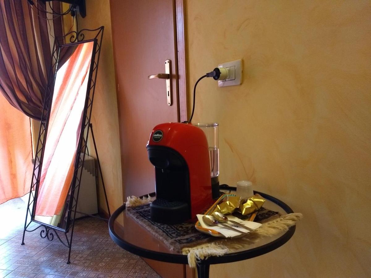 Palazzo Aprile Hotel กัลตาจีโรเน ภายนอก รูปภาพ