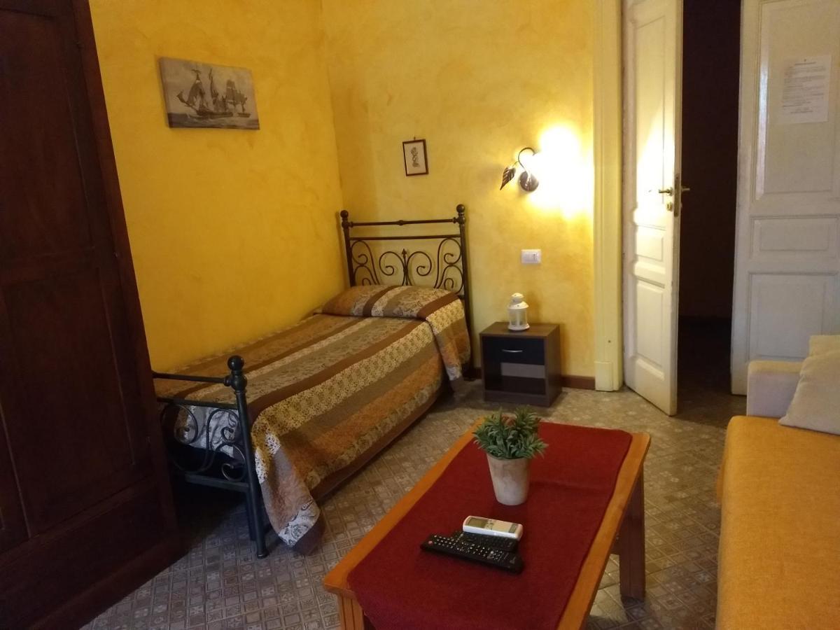 Palazzo Aprile Hotel กัลตาจีโรเน ภายนอก รูปภาพ