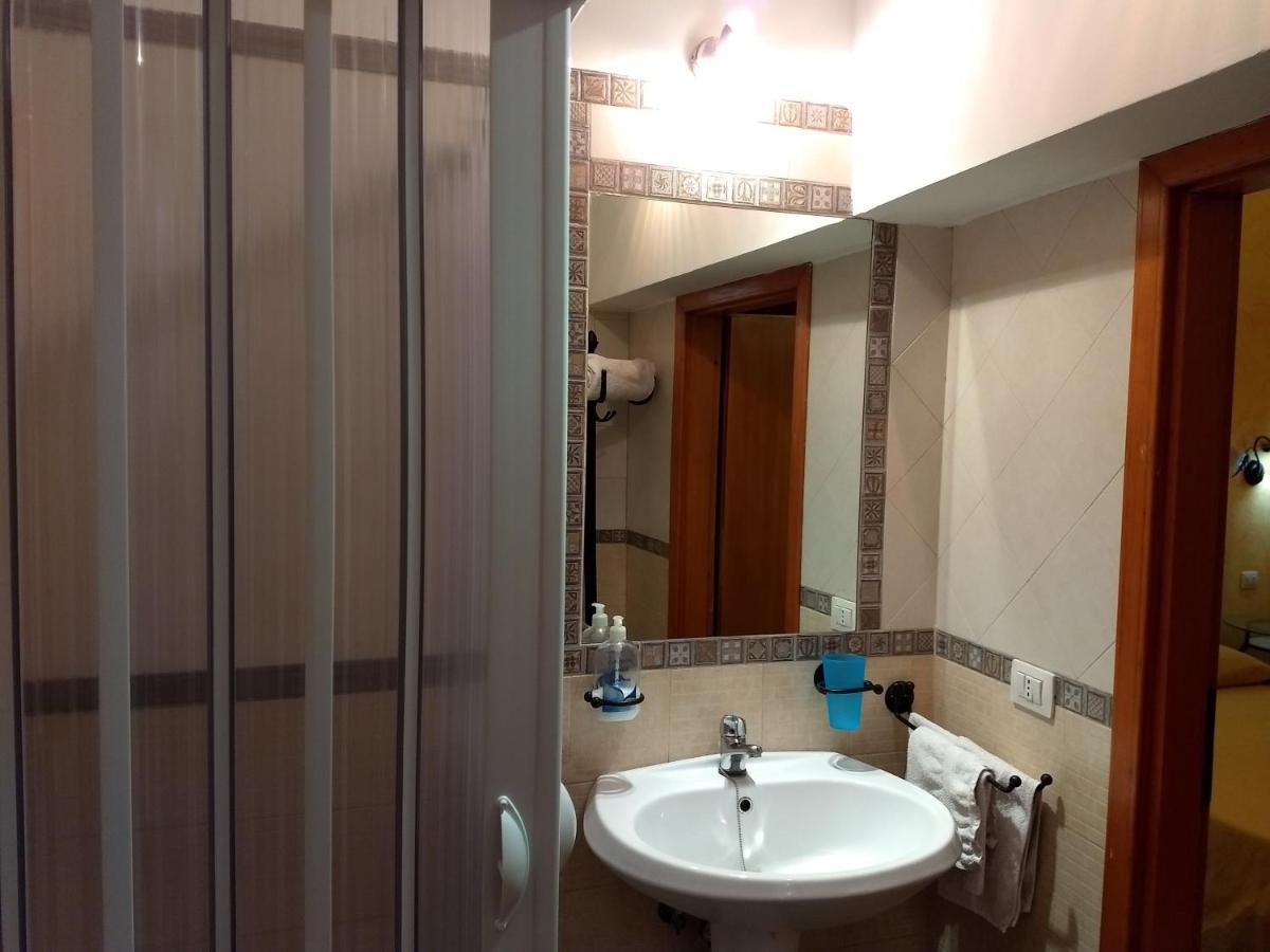 Palazzo Aprile Hotel กัลตาจีโรเน ภายนอก รูปภาพ
