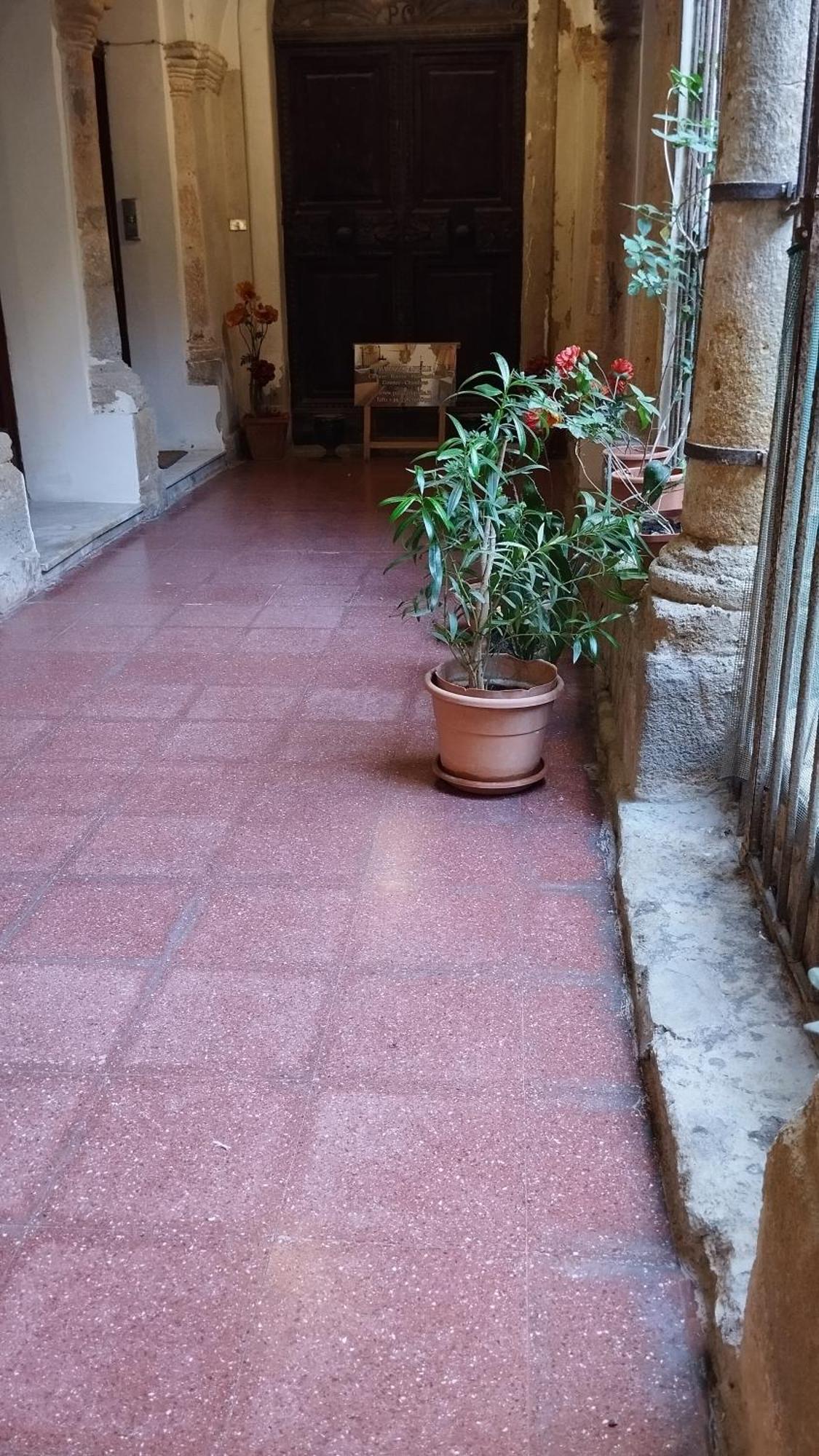 Palazzo Aprile Hotel กัลตาจีโรเน ภายนอก รูปภาพ