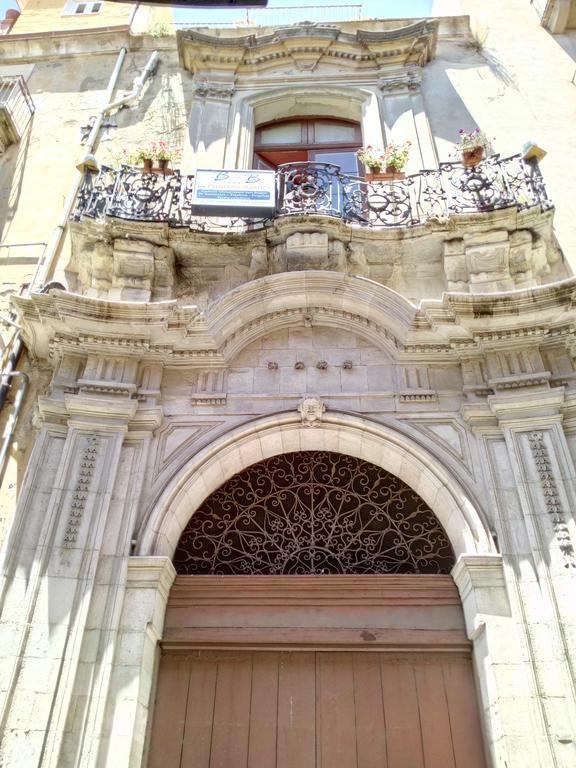 Palazzo Aprile Hotel กัลตาจีโรเน ภายนอก รูปภาพ