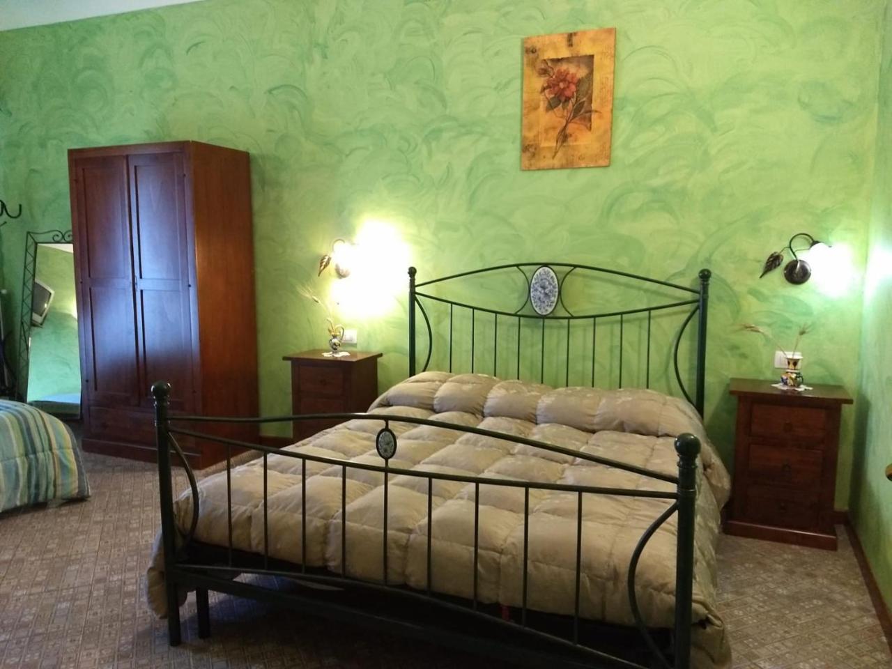Palazzo Aprile Hotel กัลตาจีโรเน ภายนอก รูปภาพ