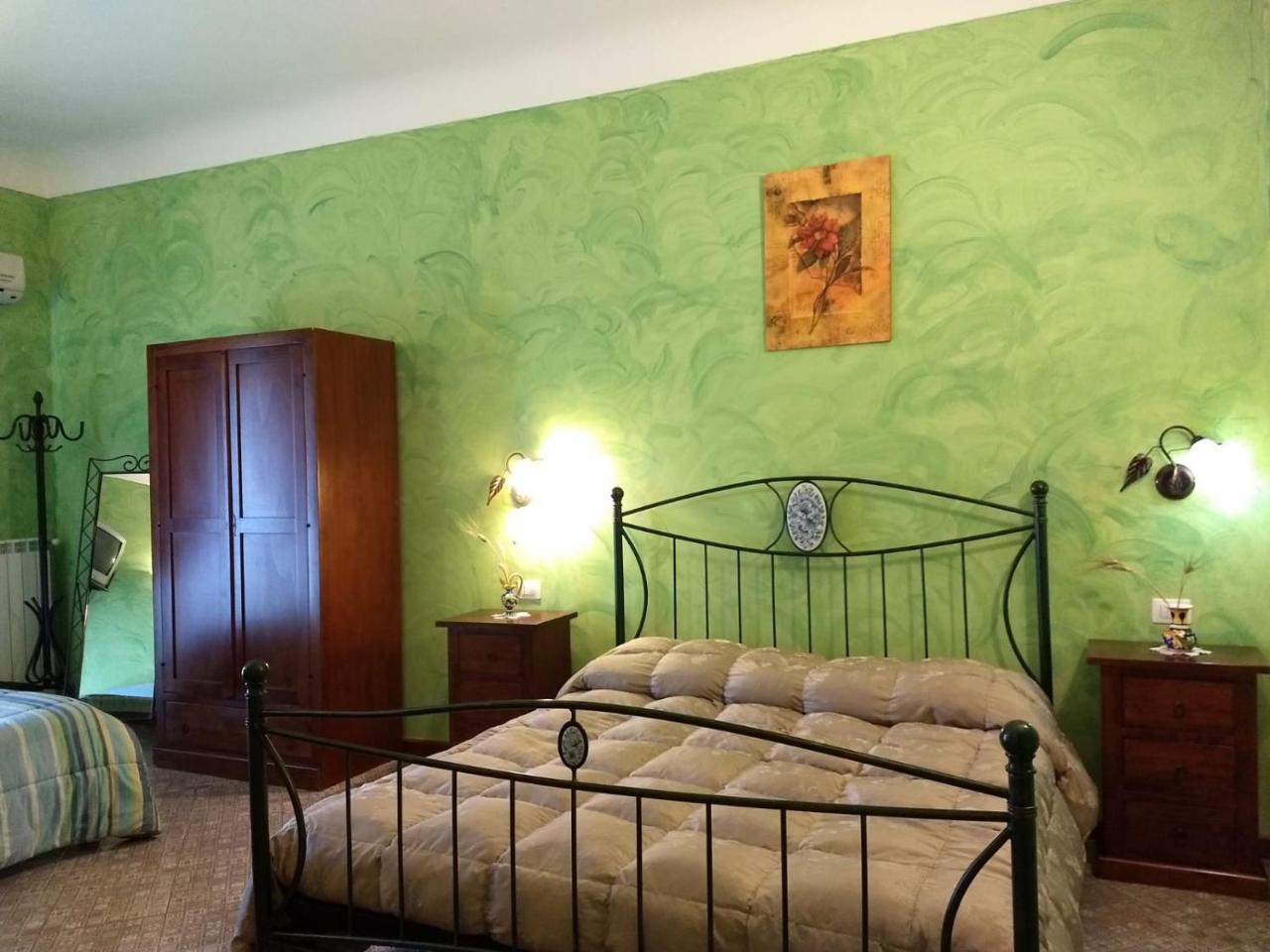 Palazzo Aprile Hotel กัลตาจีโรเน ภายนอก รูปภาพ