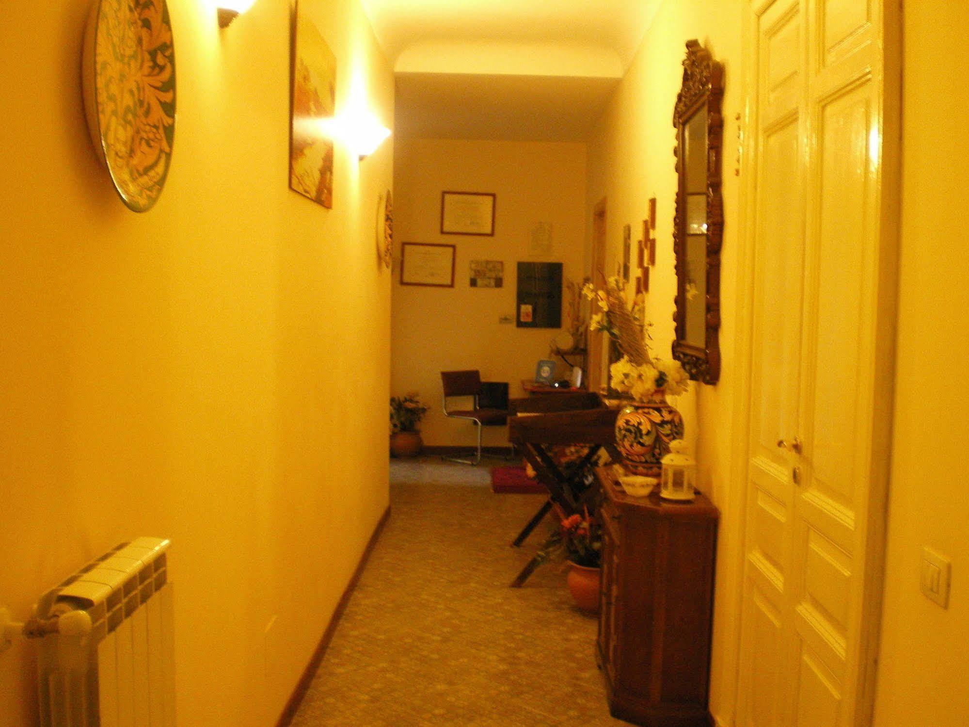 Palazzo Aprile Hotel กัลตาจีโรเน ภายนอก รูปภาพ